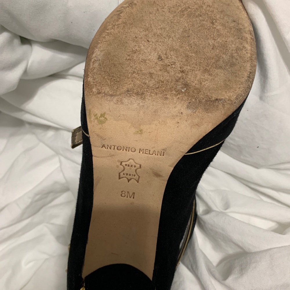 Antonio Melani suede shoes to impress!